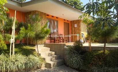 villa di ciater dengan kolam renang air panas pribadi